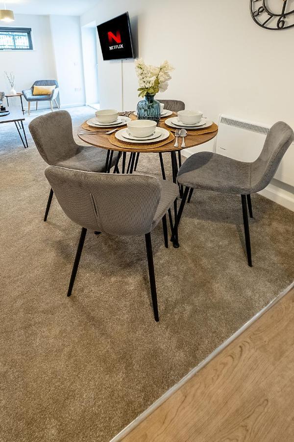Akugi Homes: Modern Serviced Accommodation for All Luton  Exterior photo