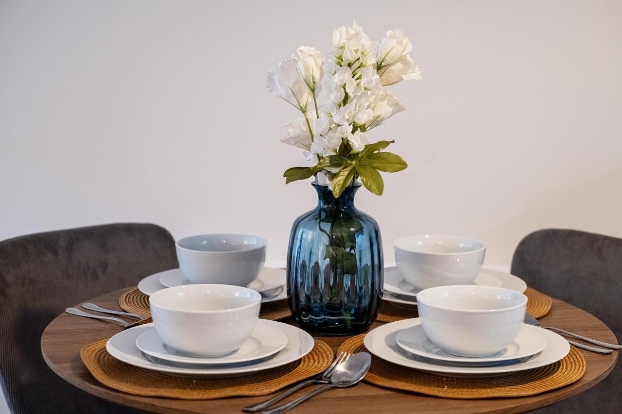 Akugi Homes: Modern Serviced Accommodation for All Luton  Exterior photo