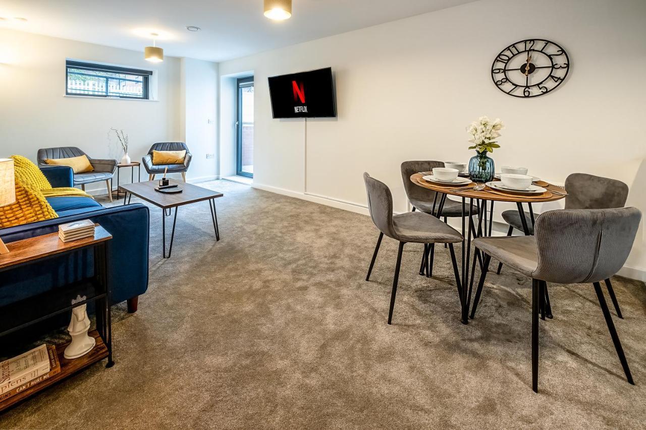 Akugi Homes: Modern Serviced Accommodation for All Luton  Exterior photo