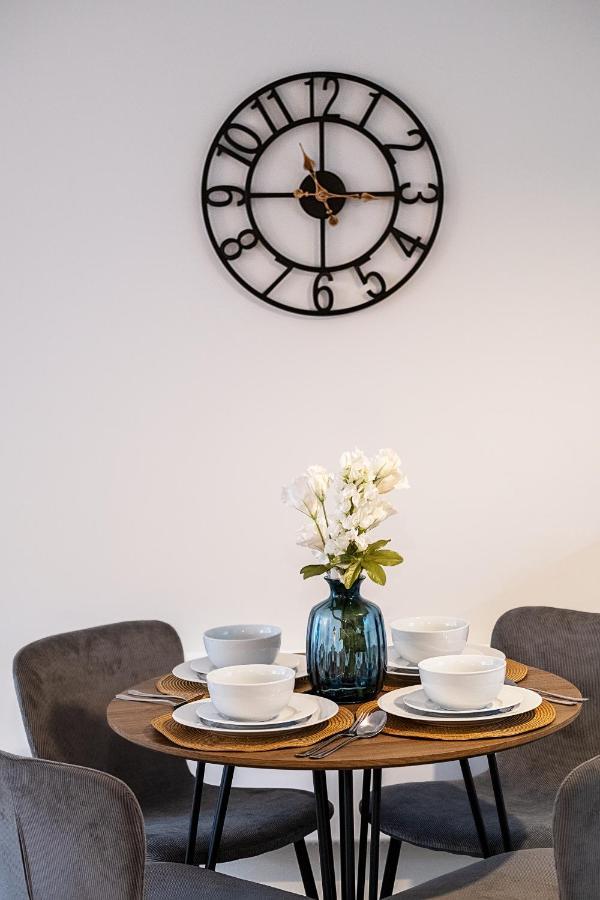 Akugi Homes: Modern Serviced Accommodation for All Luton  Exterior photo